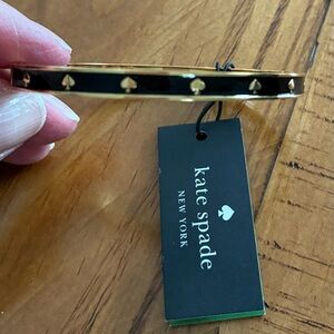 Kate Spade Spot the Spade Enamel Hinged Bangle Bracelet in Black Enamal
New!